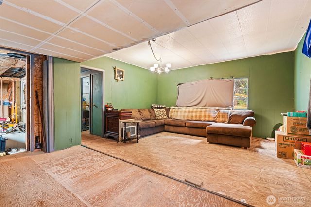 1586 King Road, Winlock, WA 98596