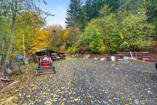 1586 King Road, Winlock, WA 98596