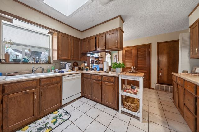 3904 Bandera Drive, De Cordova, TX 76049