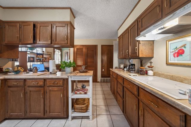 3904 Bandera Drive, De Cordova, TX 76049