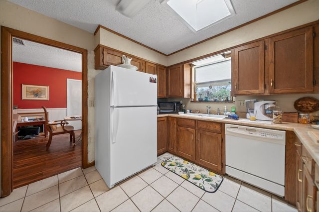 3904 Bandera Drive, De Cordova, TX 76049