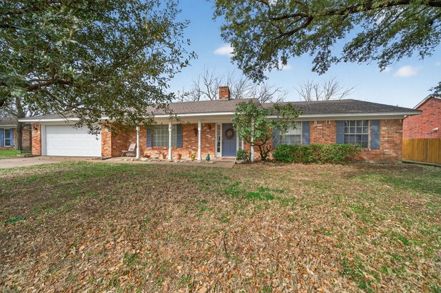 3904 Bandera Drive, De Cordova, TX 76049