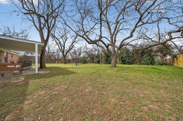 3904 Bandera Drive, De Cordova, TX 76049