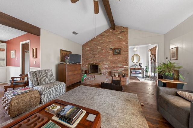 3904 Bandera Drive, De Cordova, TX 76049