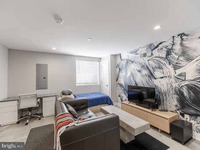 129 W ALLEN ST, Philadelphia, PA 19123