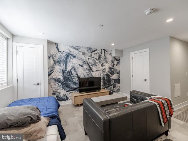 129 W ALLEN ST, Philadelphia, PA 19123