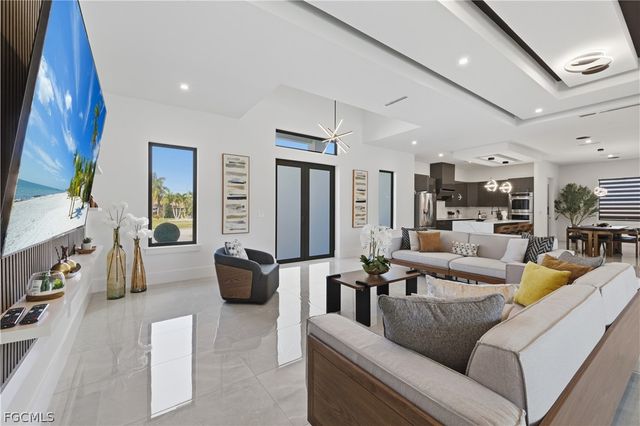 2402 Everest PKWY, Cape Coral, FL 33904