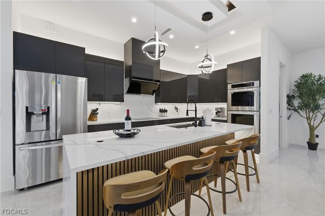 2402 Everest PKWY, Cape Coral, FL 33904