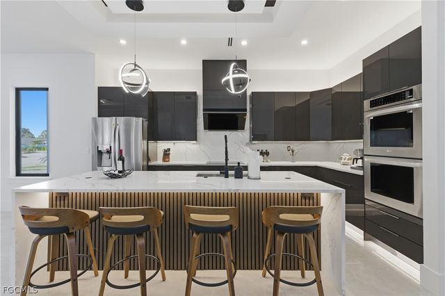 2402 Everest PKWY, Cape Coral, FL 33904