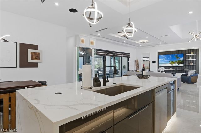 2402 Everest PKWY, Cape Coral, FL 33904