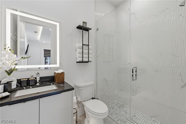 2402 Everest PKWY, Cape Coral, FL 33904