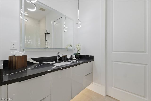 2402 Everest PKWY, Cape Coral, FL 33904