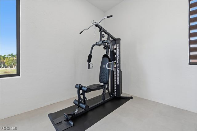 2402 Everest PKWY, Cape Coral, FL 33904