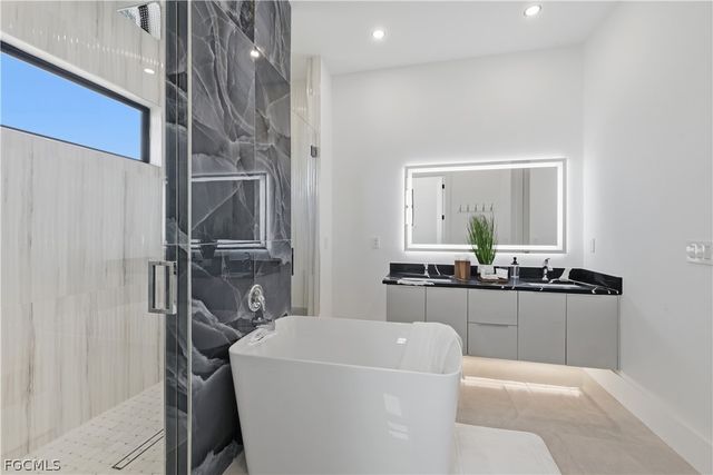 2402 Everest PKWY, Cape Coral, FL 33904