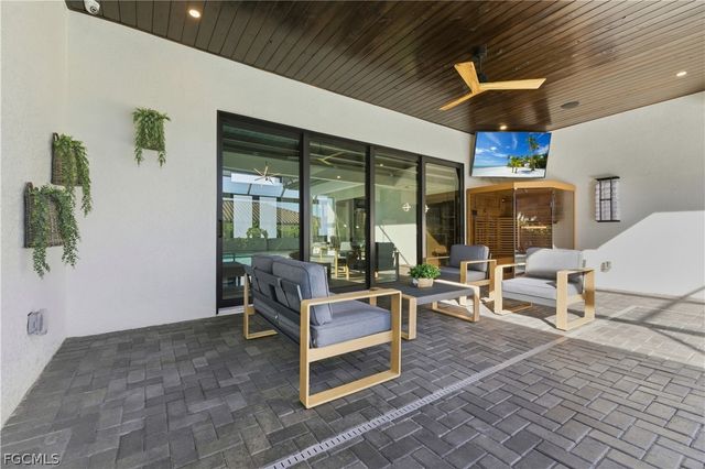 2402 Everest PKWY, Cape Coral, FL 33904