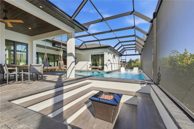 2402 Everest PKWY, Cape Coral, FL 33904