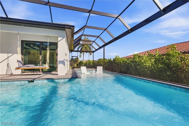 2402 Everest PKWY, Cape Coral, FL 33904