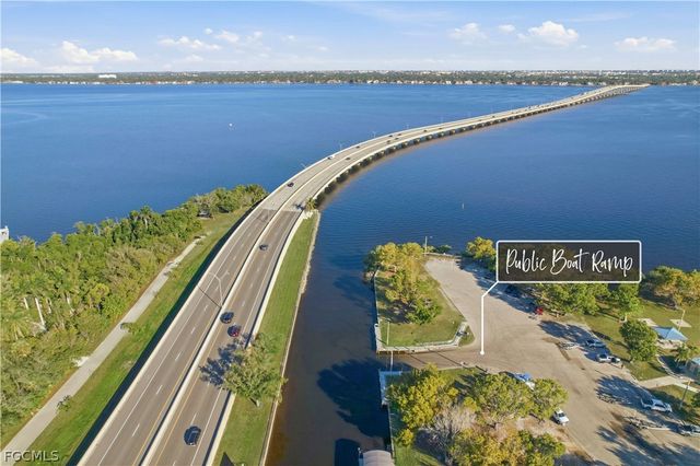 2402 Everest PKWY, Cape Coral, FL 33904