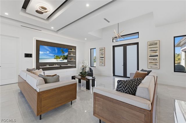 2402 Everest PKWY, Cape Coral, FL 33904