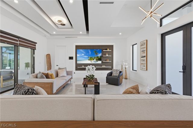 2402 Everest PKWY, Cape Coral, FL 33904