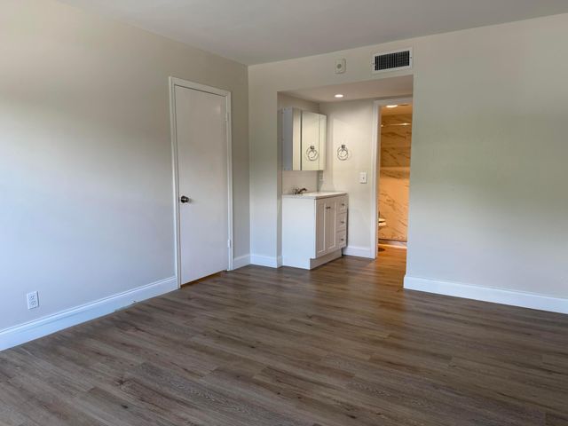 411 SE 8th Street SE 125, Deerfield Beach, FL 33441