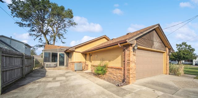 1915 Locust Street, Granger, IA 50109