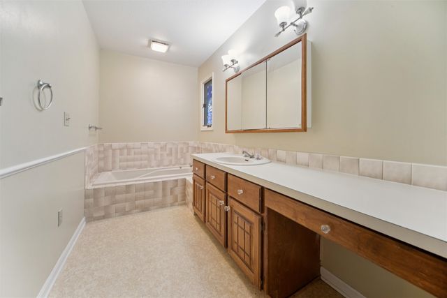 1915 Locust Street, Granger, IA 50109