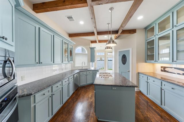 12130 Sagittarius Drive E, Willis, TX 77318