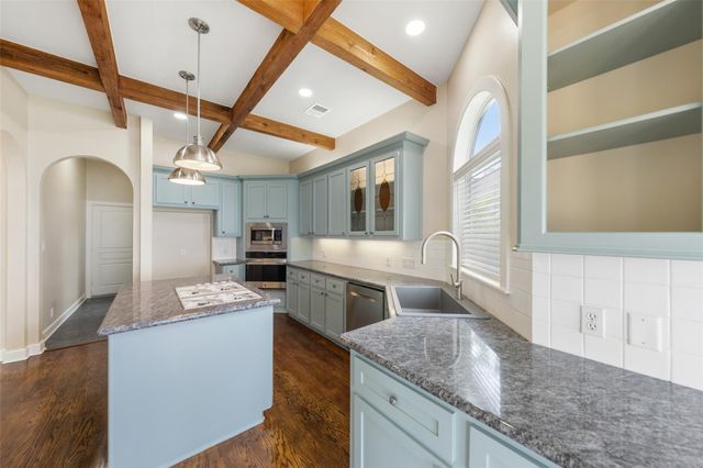 12130 Sagittarius Drive E, Willis, TX 77318