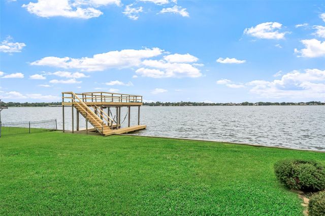 12130 Sagittarius Drive E, Willis, TX 77318