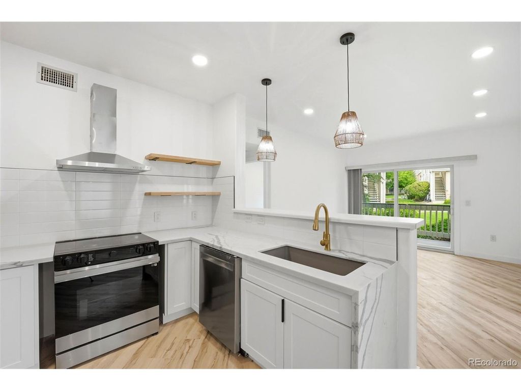 1166 Opal St 104, Broomfield, CO 80020