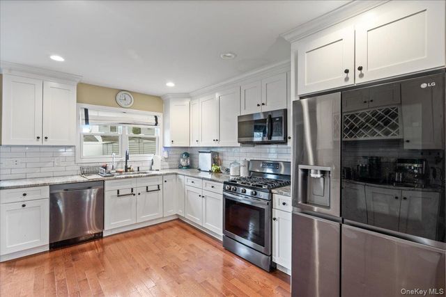 385 Grant Avenue, Copiague, NY 11726