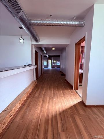 4631 Morganford Road, St Louis, MO 63116