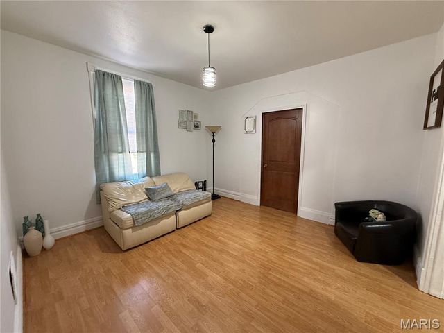 4631 Morganford Road, St Louis, MO 63116