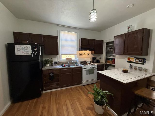 4631 Morganford Road, St Louis, MO 63116