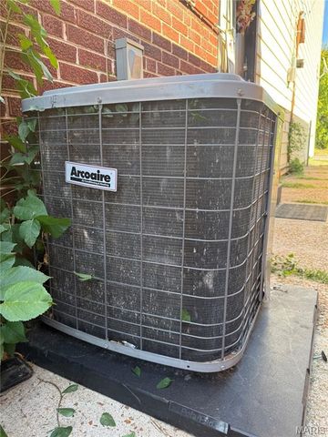 4631 Morganford Road, St Louis, MO 63116