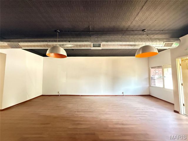 4631 Morganford Road, St Louis, MO 63116