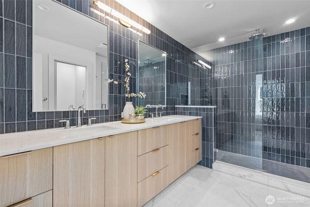 7350 22nd Avenue NW, Seattle, WA 98117