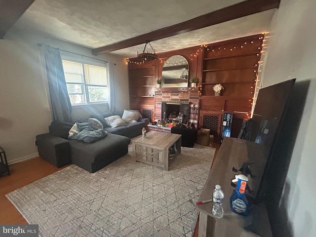 304 N CHESTER PIKE, Glenolden, PA 19036