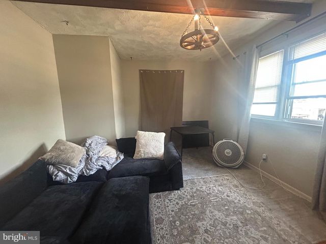 304 N CHESTER PIKE, Glenolden, PA 19036