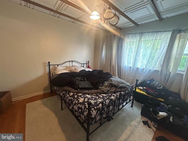 304 N CHESTER PIKE, Glenolden, PA 19036