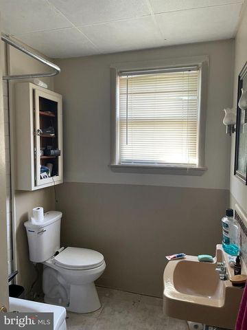 304 N CHESTER PIKE, Glenolden, PA 19036