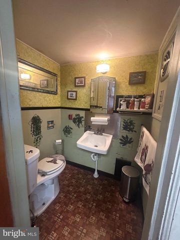 304 N CHESTER PIKE, Glenolden, PA 19036