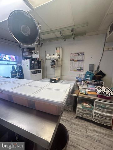 304 N CHESTER PIKE, Glenolden, PA 19036