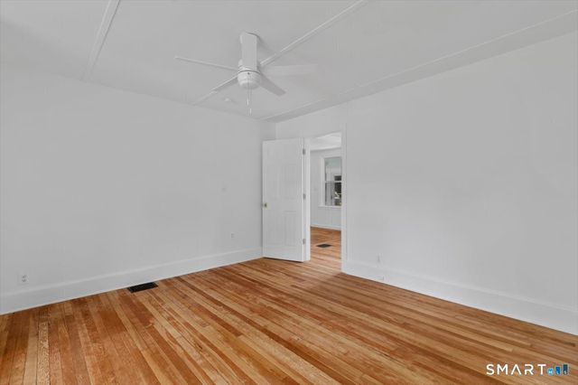 21 Green Street, Trumbull, CT 06611