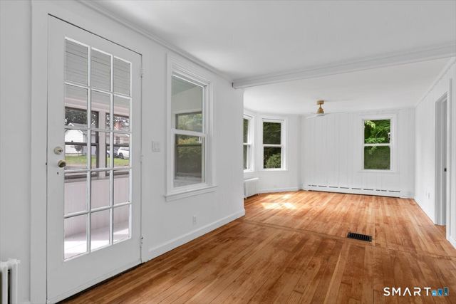 21 Green Street, Trumbull, CT 06611