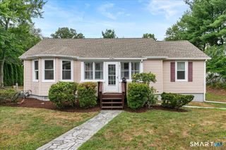 21 Green Street, Trumbull, CT 06611