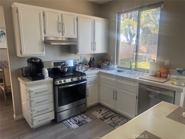 1059 Silvercreek, Corona, CA 92882