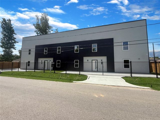 1719 Esther Street A and B, Houston, TX 77088