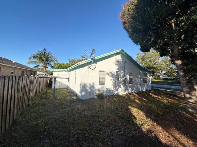 520 NW 3rd Street, Delray Beach, FL 33444